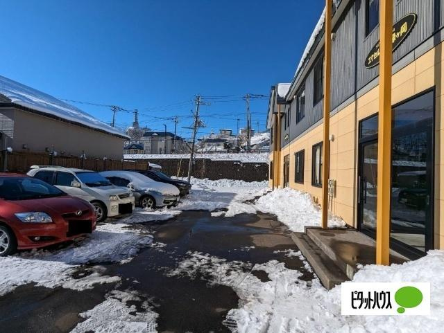 エクセルコート緑ヶ岡の駐車場