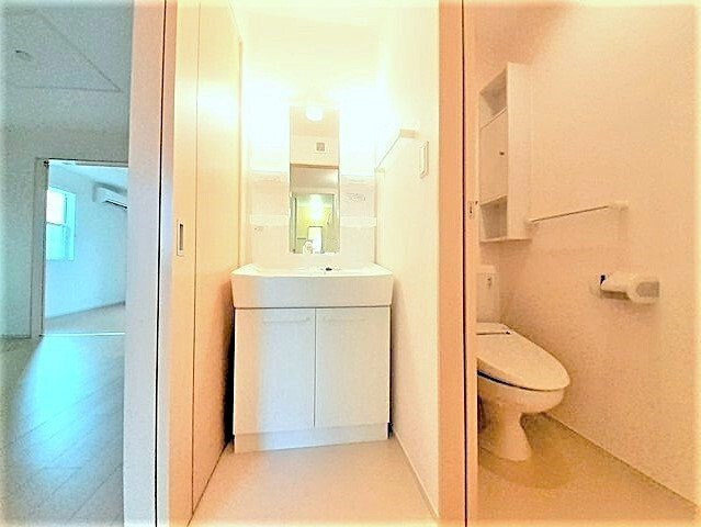 ウエスト　マウンテン　Ａの洗面所|広い洗面スペース