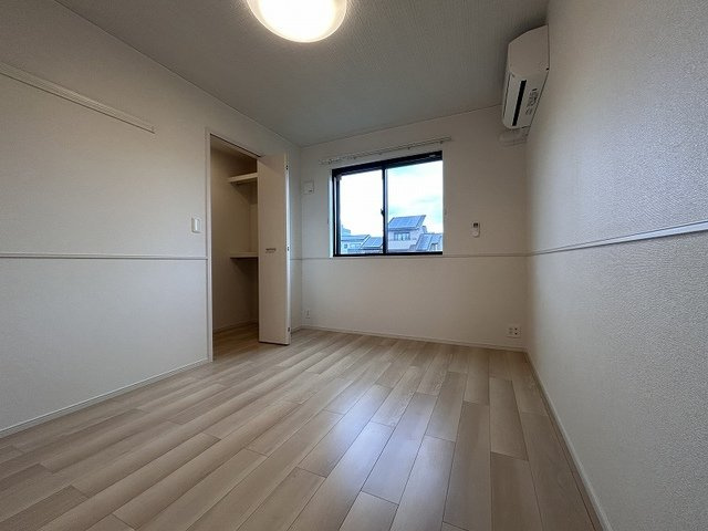 ラクラス唐津　Ⅰの内装|明るい色調の室内です