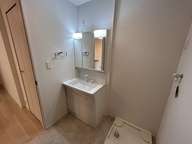 ラクラス唐津　Ⅰの洗面所|ゆったりとスペースのある洗面所