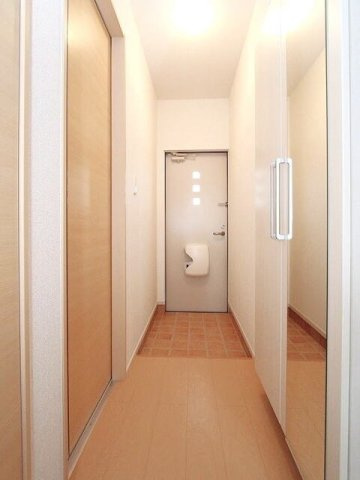 マーベラスⅡの玄関|明るい玄関です