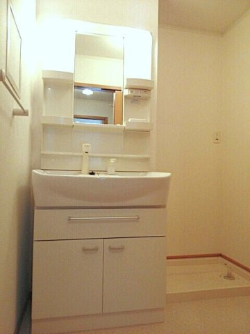 ボヌールＢの洗面所|脱衣スペースもあります