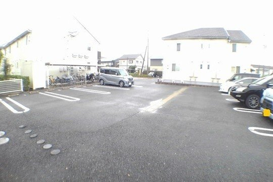 ヴェルデシャトーＢの駐車場|駐車場があります