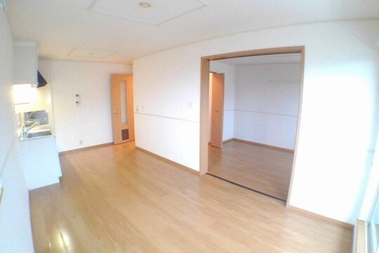 ヴェルデシャトーＢの居間・リビング|ゆったりとしたリビングです