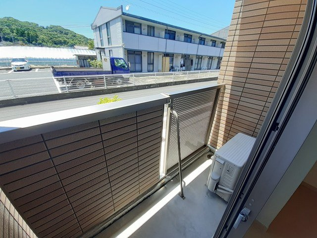 ブリーゼ和多田のバルコニー|落ち着いた時間を過ごせるバルコニーです