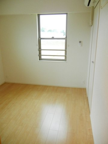 ピュア・ジュネス　Ａの内装|内装もきれいです