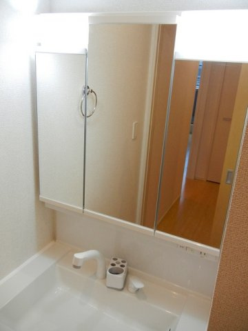 ピュア・ジュネス　Ａの洗面所|コンパクトで使いやすい洗面所