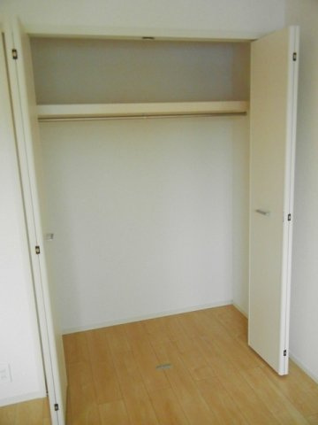 ピュア・ジュネス　Ａの収納|こまごまとしたものを収納できそうですね