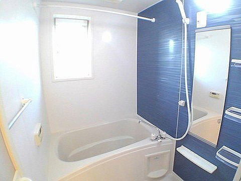 パイン　スクエア　ノース　Ｂの浴室|コンパクトで使いやすいお風呂です