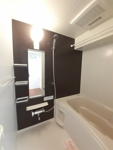 Ｓｐｅｒａｎｚａ　Ｂの浴室|コンパクトで使いやすいお風呂です