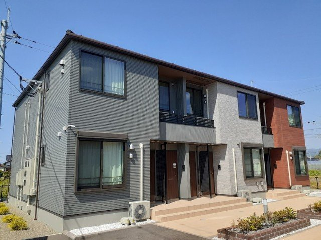 アザール　Ⅲの外観|おしゃれな外観です