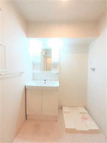 リシェス　Ａの洗面所|脱衣スペースもあります