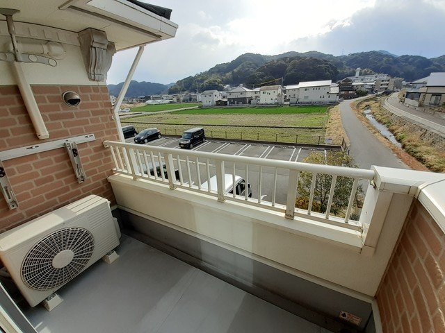 うらら１番館のバルコニー|バルコニー付きです