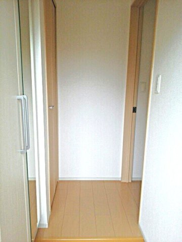 コルソ　プレッソの玄関|明るい玄関です