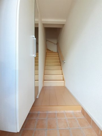 ラポールの玄関|明るい玄関です