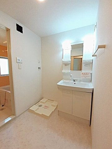 ラポールの洗面所|脱衣スペースもあります