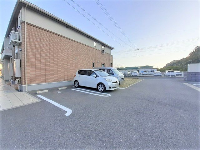 セントポーンズ唐津Ａの駐車場|駐車場に車を止められます