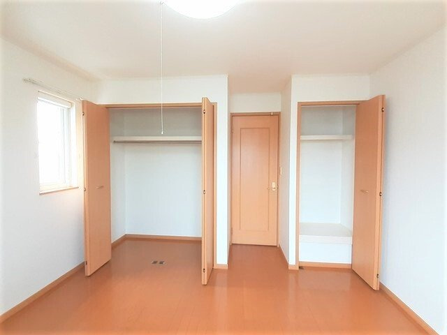 プロムナード唐津Ｂの収納|こまごまとしたものを収納できそうですね