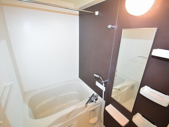 ルイシャトレ鏡の浴室|お風呂で日々の疲れを落としましょう