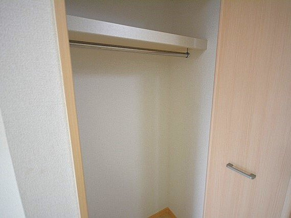 ルイシャトレ鏡の収納|収納スペース豊富です