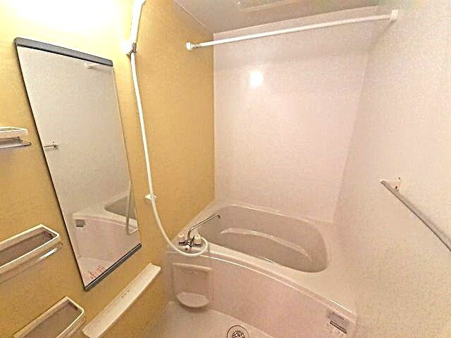 サニー　レジデンスの浴室|コンパクトで使いやすいお風呂です