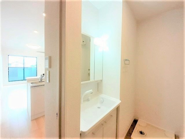 アナハイム　さくらヒルズの洗面所|ゆったりとスペースのある洗面所