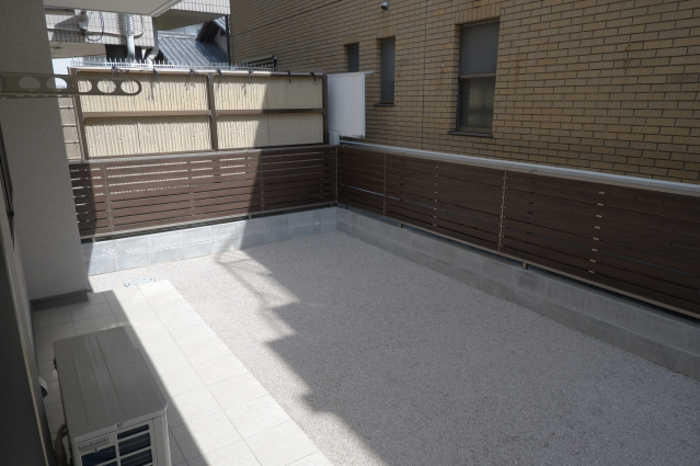 COMFORT FOREST.翠のバルコニー|外からの目が気にならないバルコニーで洗濯物が干せます