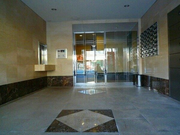 ステージファースト本駒込のエントランス