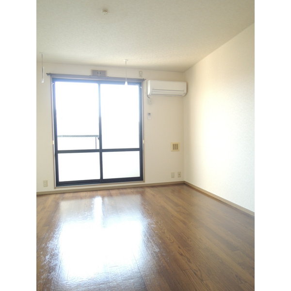 プランドール栗の居間・リビング