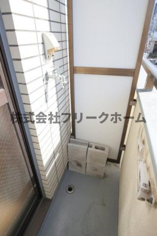 武蔵野市境南町３丁目の賃貸マンションのバルコニー