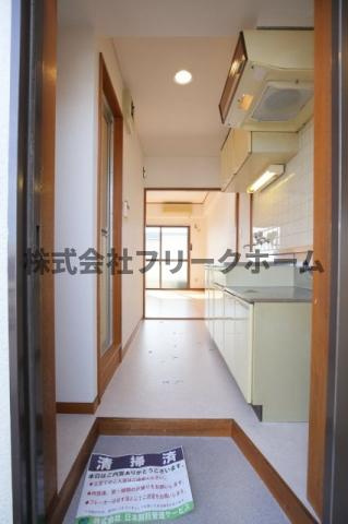 武蔵野市境南町３丁目の賃貸マンションの玄関