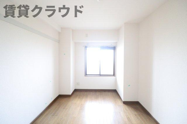 ヒロ末広の寝室|落ち着いた色調の寝室です