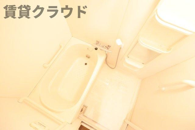 ヒロ末広の浴室|清潔感あるお風呂で、一日の疲れを癒しましょう！