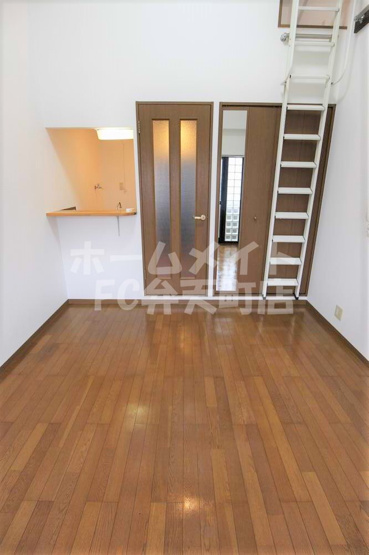 【居間・リビング】 | エクシード弁天Ⅱ | リビングです