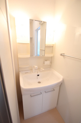 【独立洗面台】 | ウエストヴィレッジ B棟 | 洗髪洗面化粧台