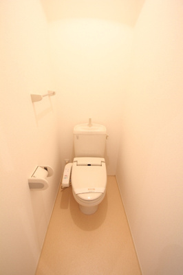 【トイレ】 | ウエストヴィレッジ B棟 | 温水洗浄暖房便座