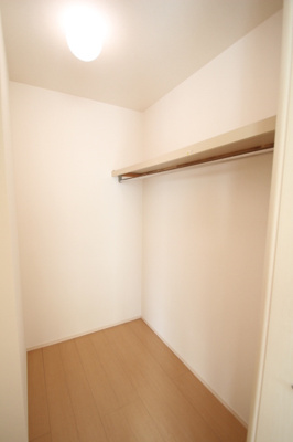 【収納】 | ウエストヴィレッジ B棟 | ウォークインクローゼット
