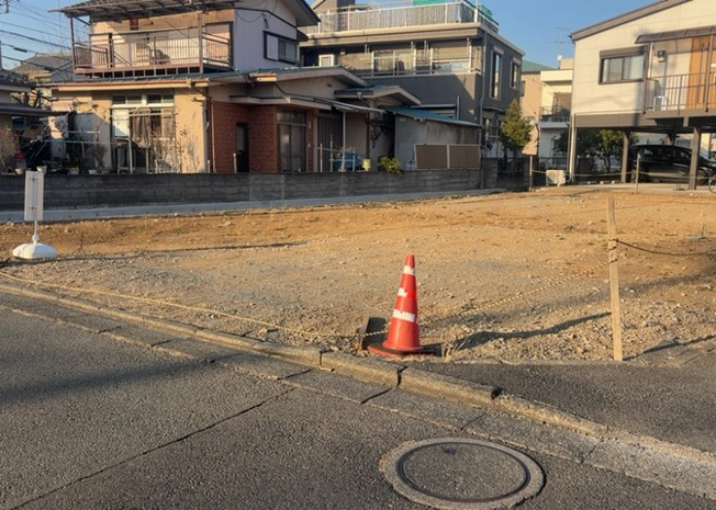 【外観】 | 土地の面積＝住宅面積ではありません。建ぺい率の問題などで、土地のある場所によって住宅を建てられる面積は限られています。高さもしかり、「土地」という言葉の中には、建築条件も含まれると考えておきましょう。