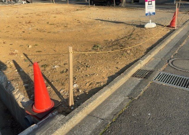 【外観】 | 物件の詳細については、現地を見てわかること以外に、役所や法務局などで調べないとわからないことがあります。そのため、現地に行く場合は、もしこの物件を買ったらどのような生活ができるかをイメージしましょう。