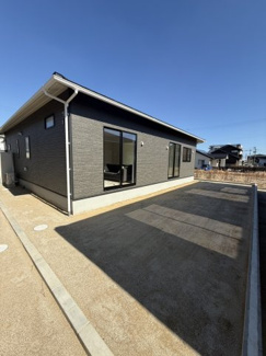 【庭】 | 恒久6丁目　新築平屋建 | お庭が付いています