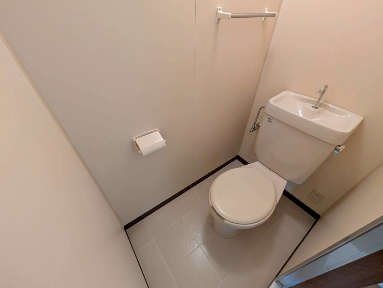 メゾネット栄根のトイレ