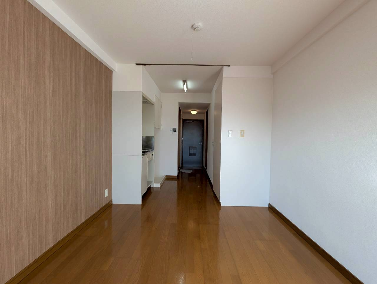 メゾネット栄根の居間・リビング