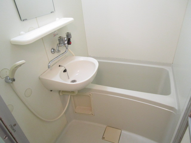 クレステージ若竹の浴室