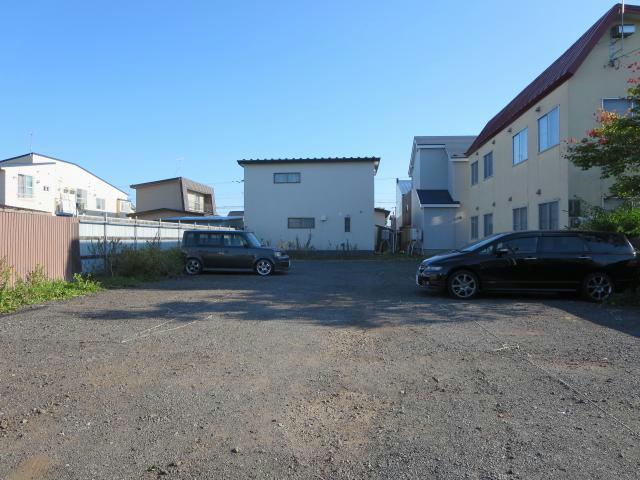 クレステージ若竹の駐車場