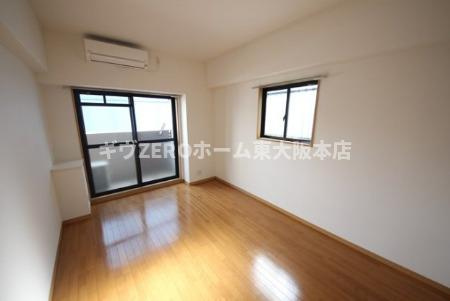 レジデア西本町の居間・リビング