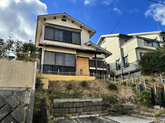 【外観】 | 大津市和邇高城330-7　中古戸建 | 道路から高台になっています