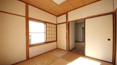 【和室】 | 大津市和邇高城330-7　中古戸建 | 1階4.5帖和室別角度