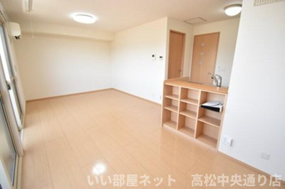 【居間・リビング】 | Orge B棟 | ＬＤＫ１３．９帖