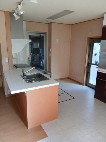 東松山市松葉町2丁目　中古戸建の居間・リビング