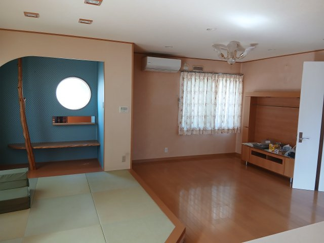 東松山市松葉町2丁目　中古戸建の居間・リビング